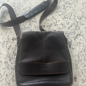 Vintage Kenneth Cole Reaction Messenger Tablet compatible bag